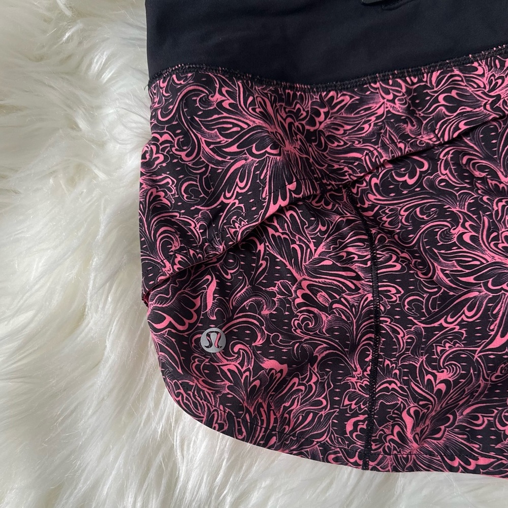! Lululemon Speed Up Short size 8 - Picture 4 of 8
